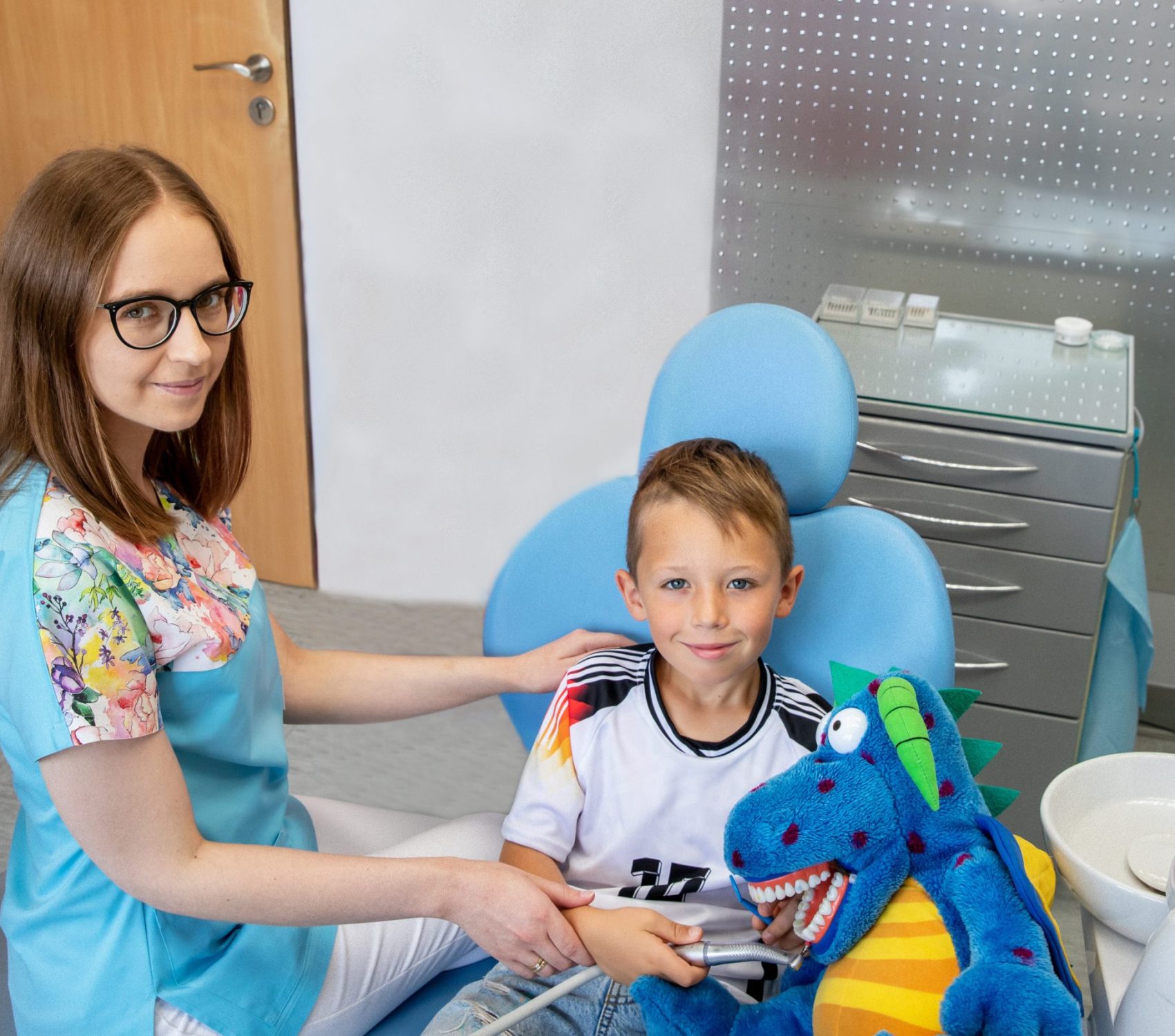 Uśmiech (83) Dr Liana, Henio(22) dot